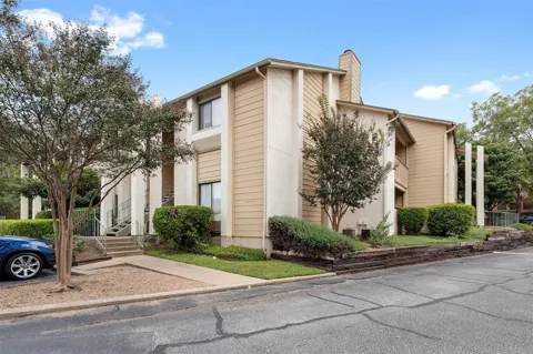 9100 Mountain Ridge Drive #105