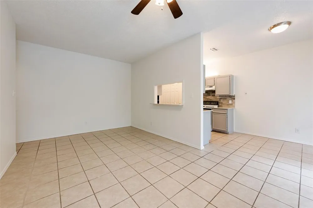 9100 Mountain Ridge Drive #105 Austin, TX 78759