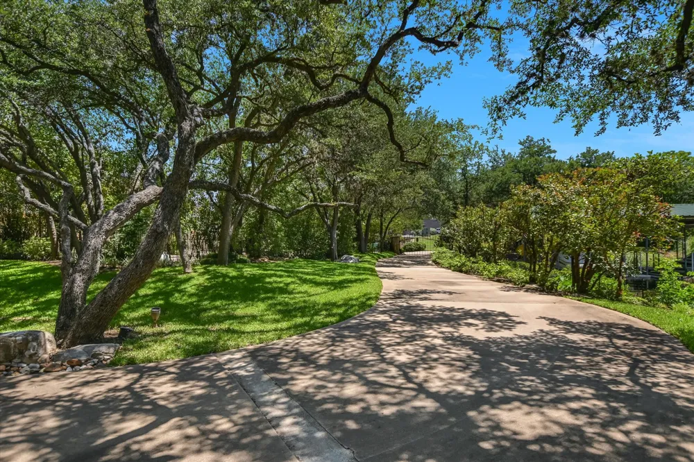 102 Bunny Run Horseshoe Bay, TX 78657
