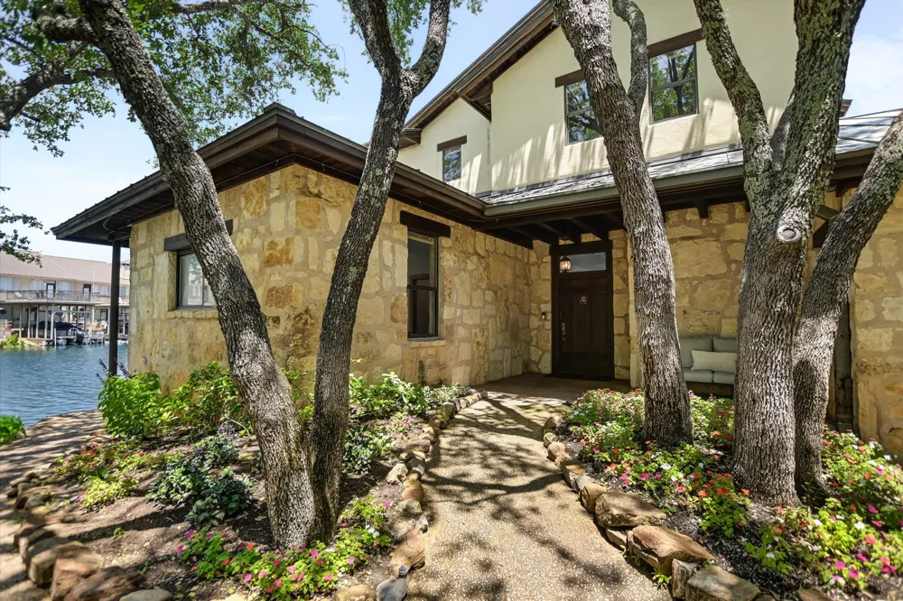 102 Bunny Run Horseshoe Bay, TX 78657