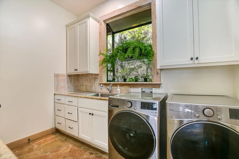 102 Bunny Run Horseshoe Bay, TX 78657