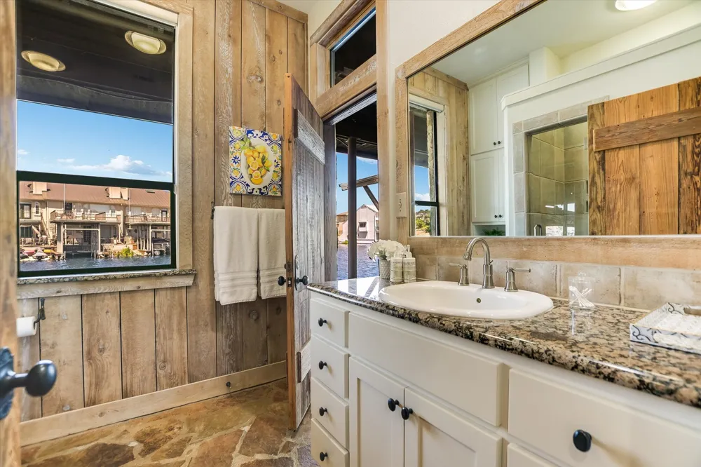 102 Bunny Run Horseshoe Bay, TX 78657