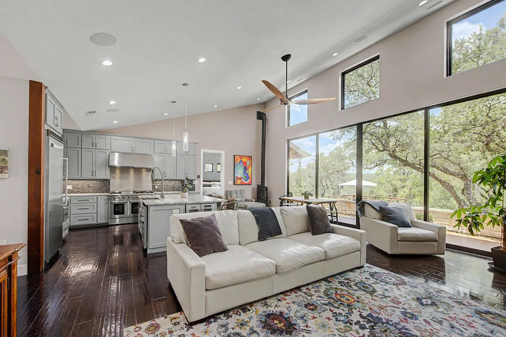 172 Bluff Trail Dripping Springs, TX 78620