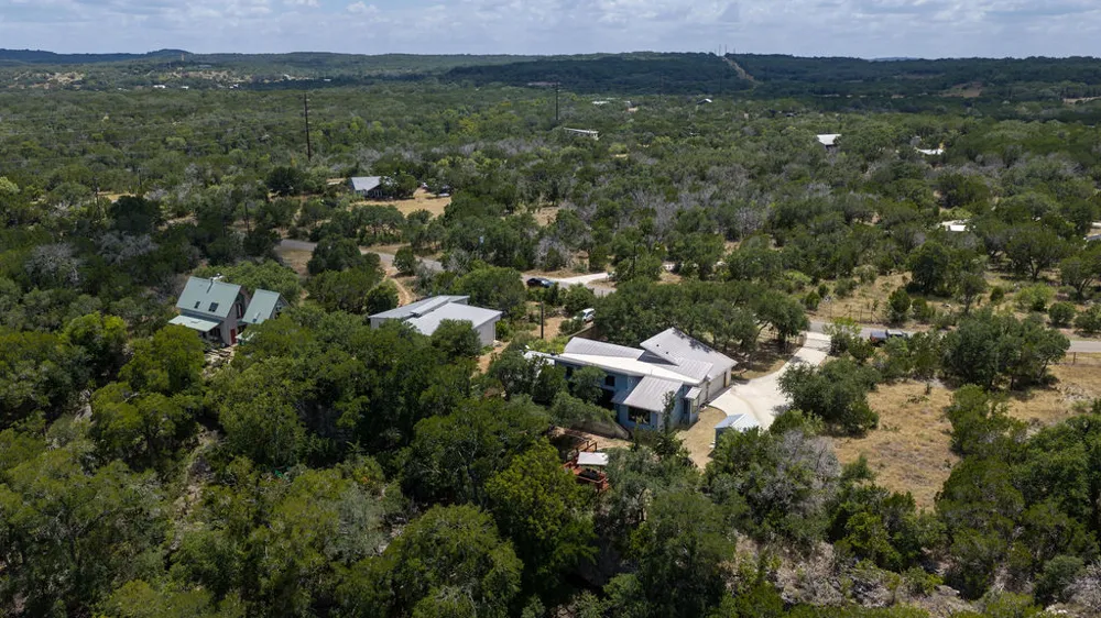172 Bluff Trail Dripping Springs, TX 78620