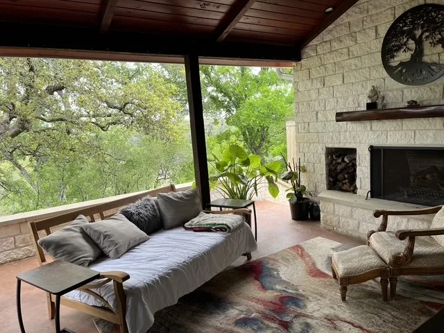 172 Bluff Trail Dripping Springs, TX 78620
