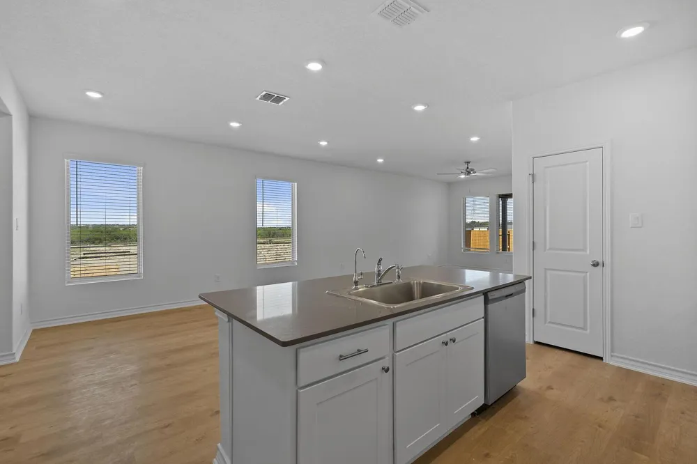 109 Hatari Trail Jarrell, TX 76537