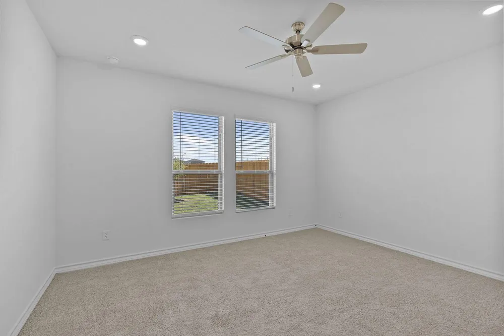 109 Hatari Trail Jarrell, TX 76537