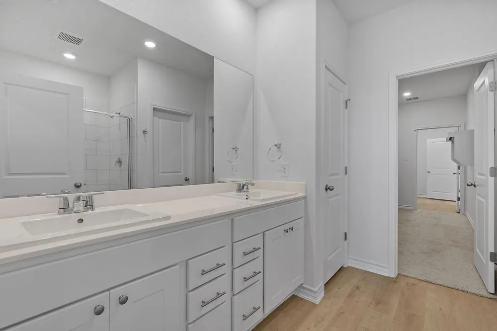 109 Hatari Trail Jarrell, TX 76537