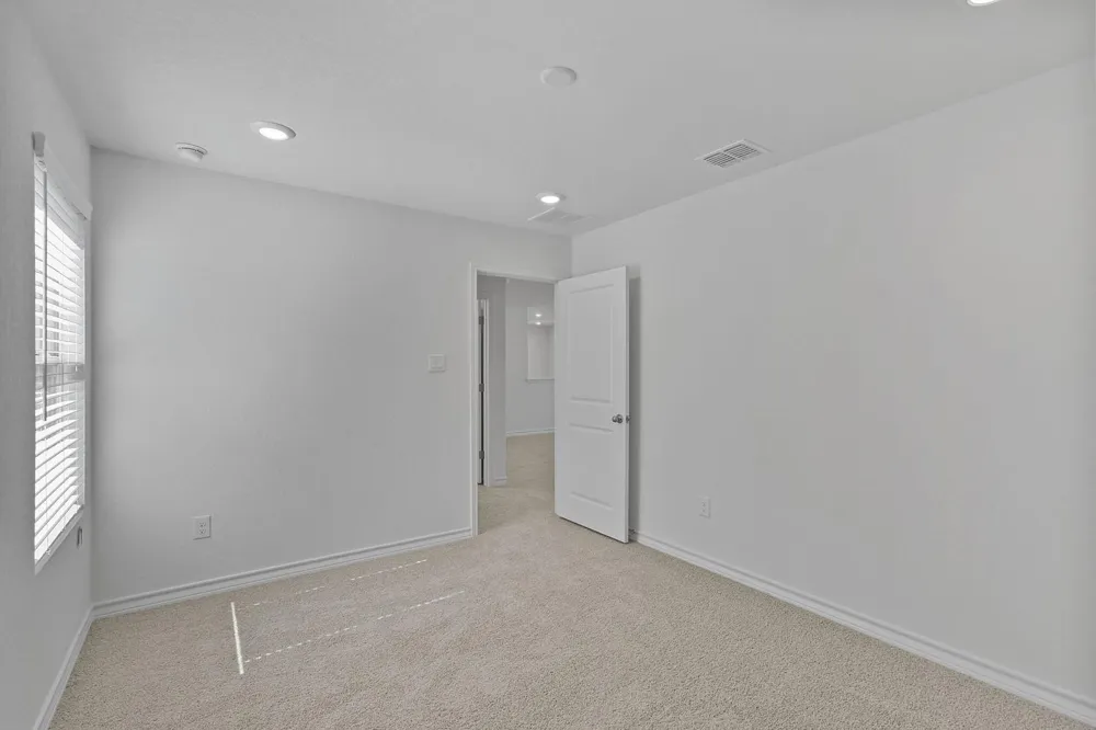 109 Hatari Trail Jarrell, TX 76537