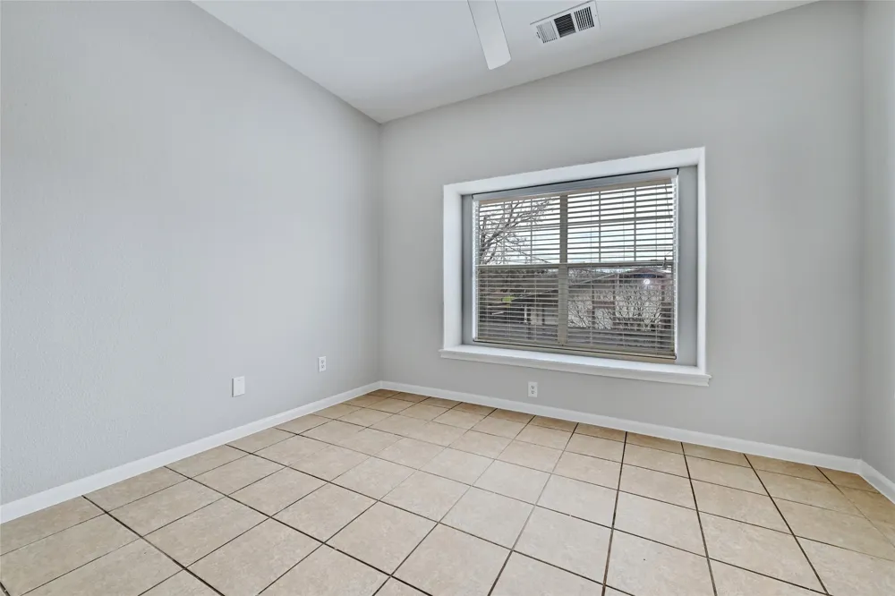 2909 Saville Loop #10c Austin, TX 78741