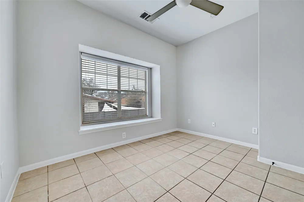 2909 Saville Loop #10c Austin, TX 78741