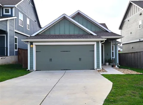 104 Red Buckeye Loop