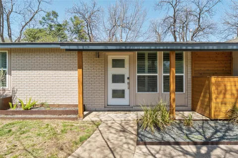 6414 Kenilworth Drive