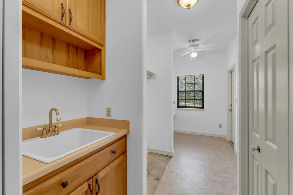 627 Ranch Road 2323 Llano, TX 78643
