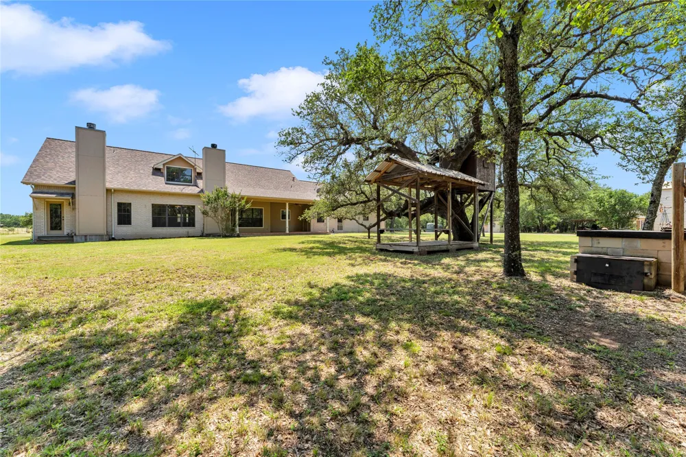 627 Ranch Road 2323 Llano, TX 78643