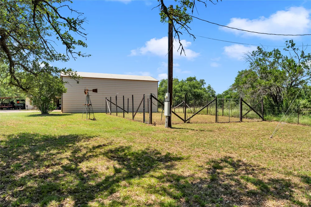 627 Ranch Road 2323 Llano, TX 78643