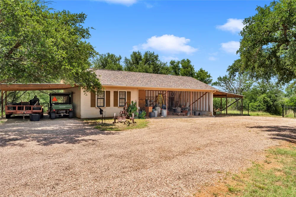 627 Ranch Road 2323 Llano, TX 78643