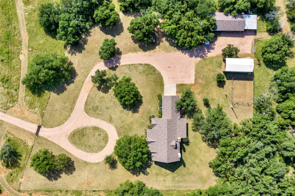 627 Ranch Road 2323 Llano, TX 78643