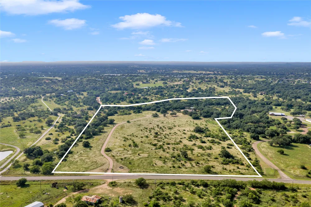 627 Ranch Road 2323 Llano, TX 78643