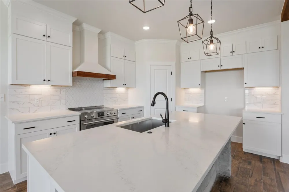 18085 Round Hall Road Holland, TX 76534