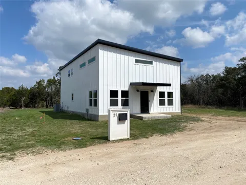 31 HEATHROW LANE