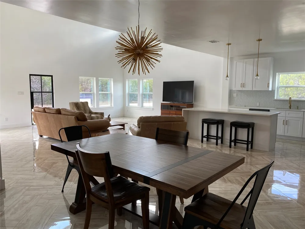 31 HEATHROW LANE Wimberley, TX 78676