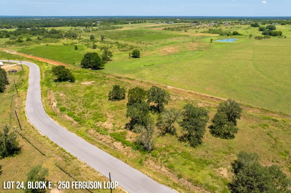 250 Ferguson Loop Dale, TX 78616