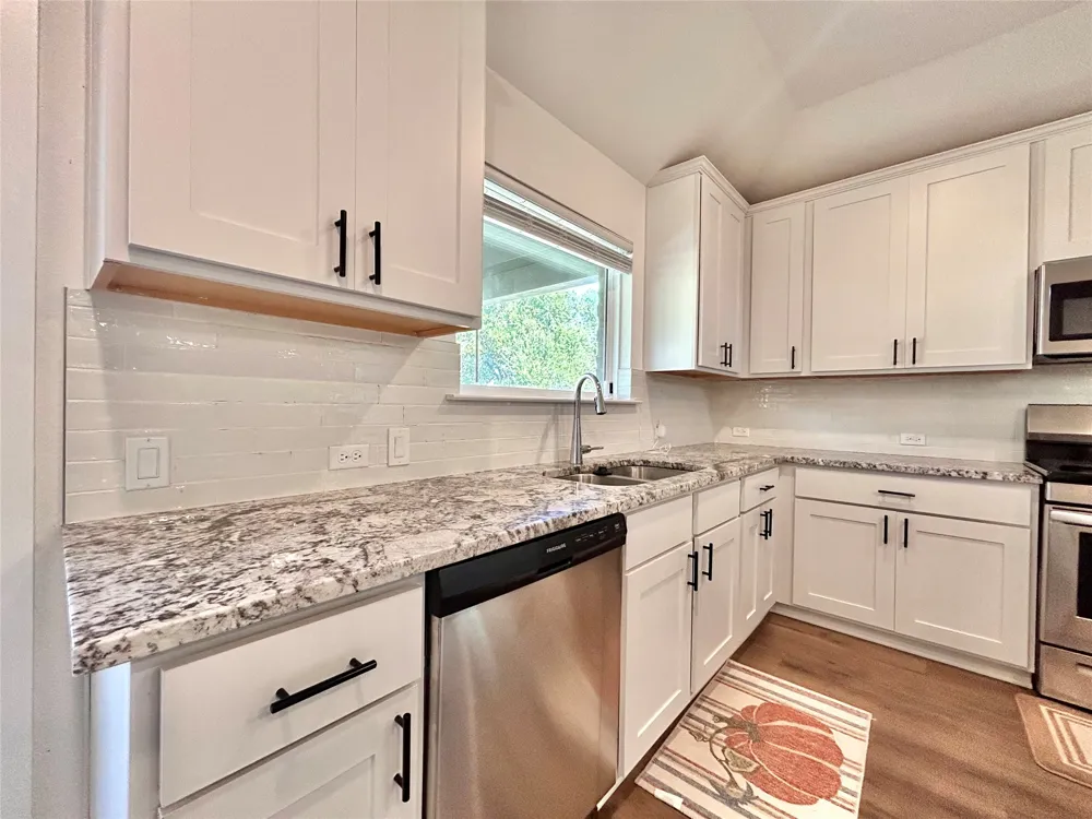 1357 Kneehigh Lane Georgetown, TX 78633