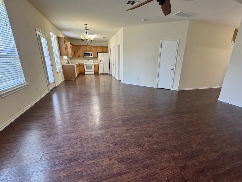 137 Firewheel Cove Kyle, TX 78640