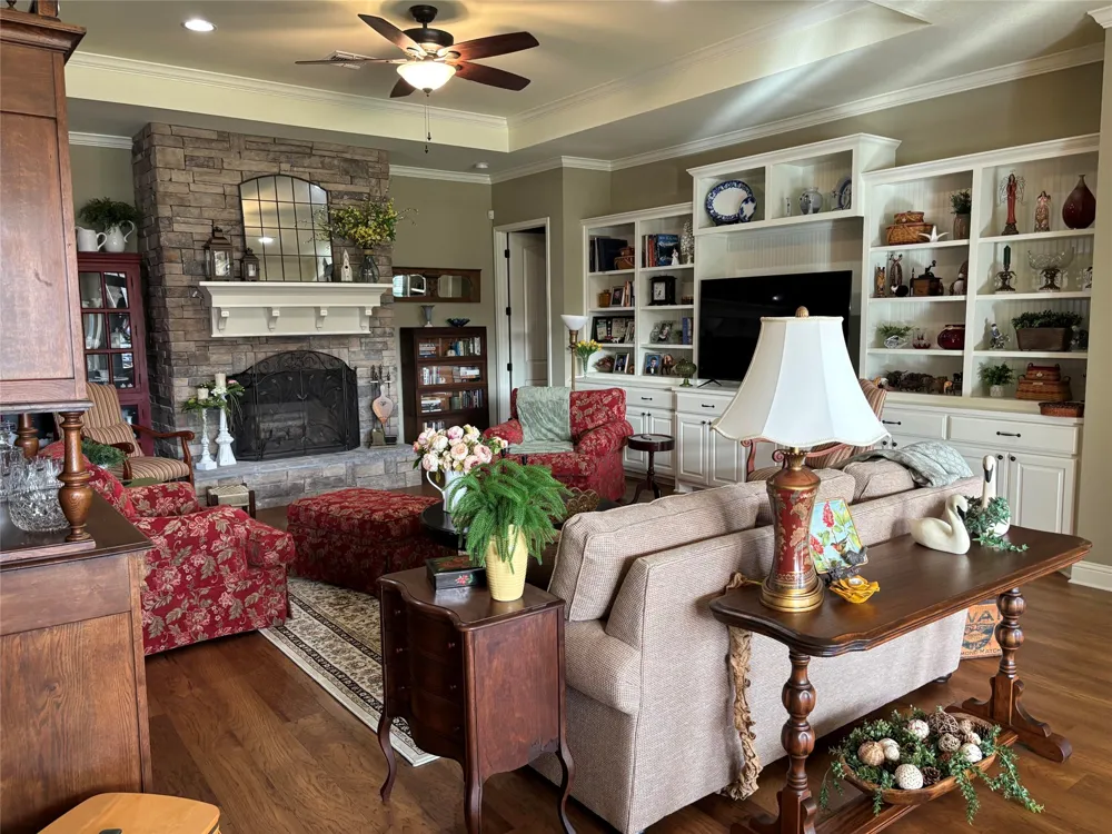 1910 Spanish Moss Drive College Station, TX 77845