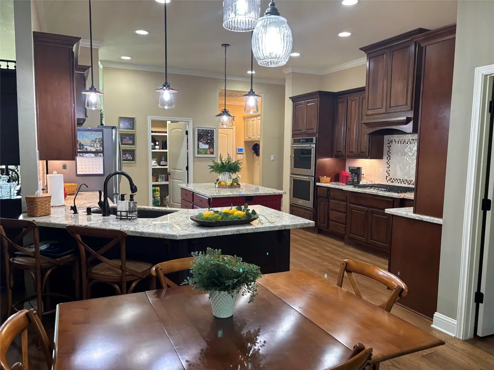 1910 Spanish Moss Drive College Station, TX 77845