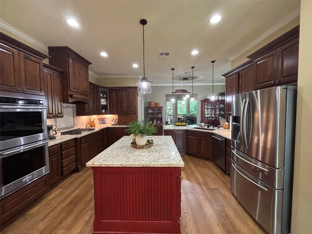 1910 Spanish Moss Drive College Station, TX 77845