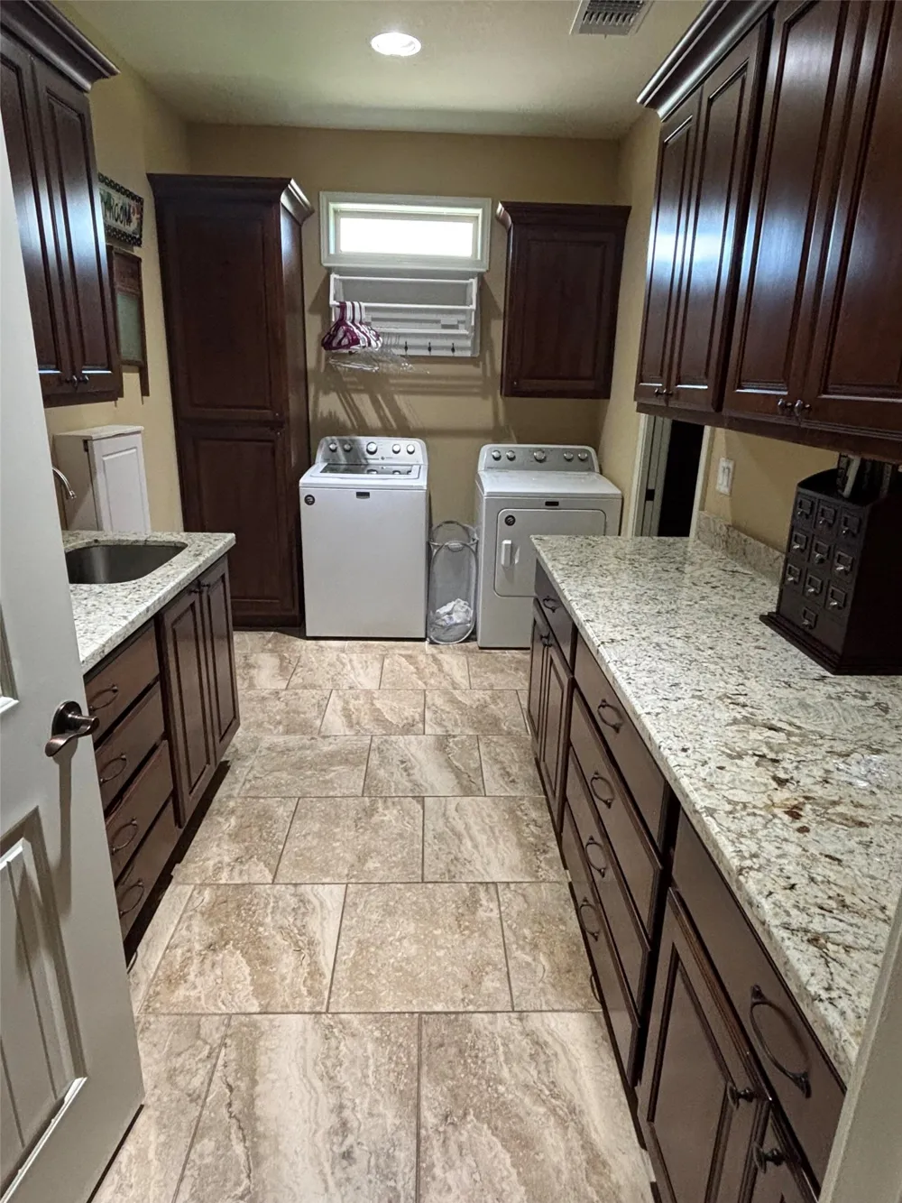 1910 Spanish Moss Drive College Station, TX 77845