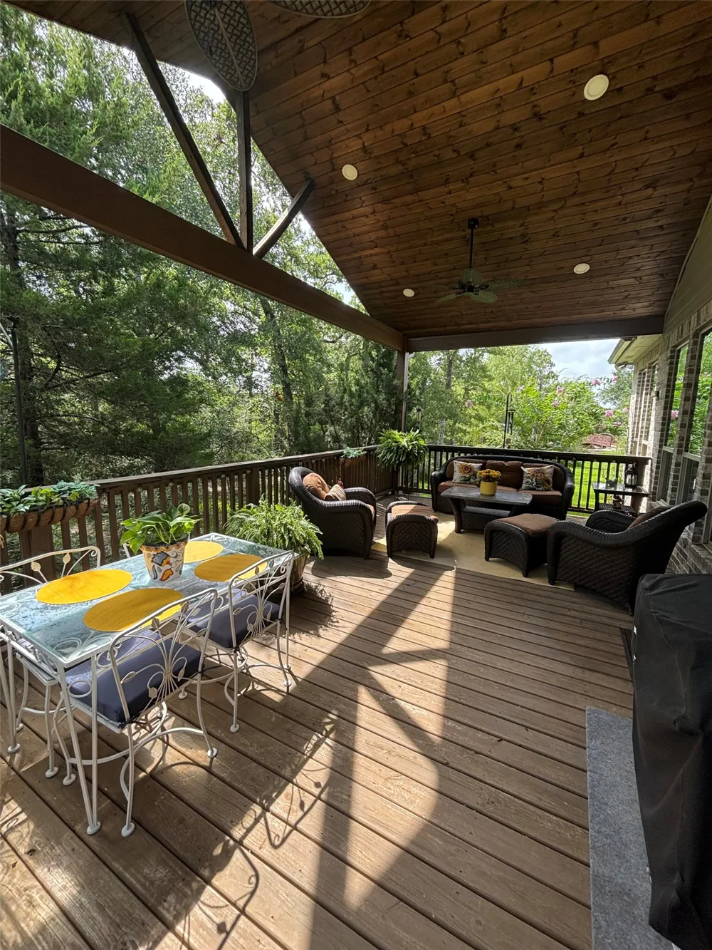 1910 Spanish Moss Drive College Station, TX 77845