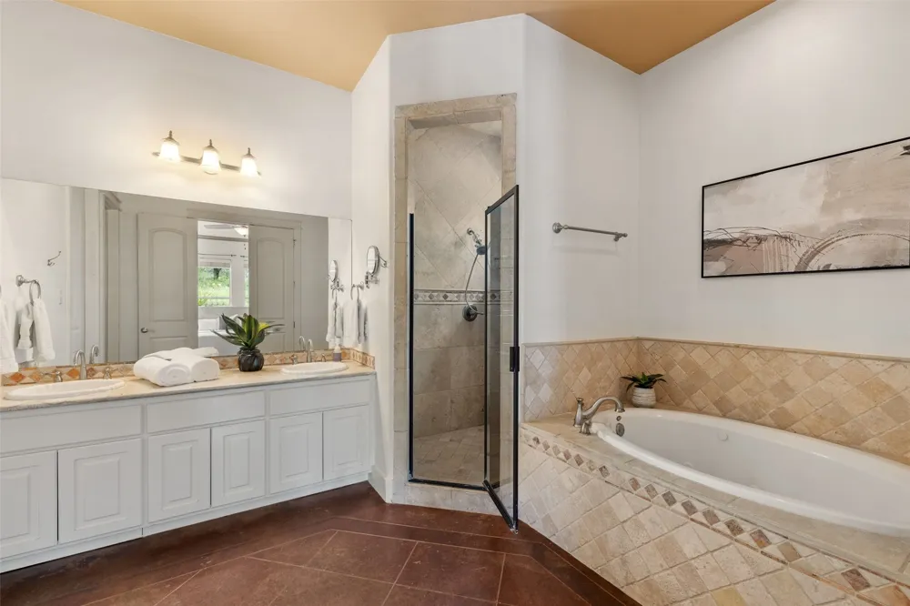1906 Bee Creek Road Spicewood, TX 78669