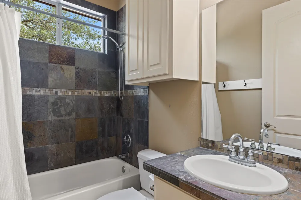 1906 Bee Creek Road Spicewood, TX 78669