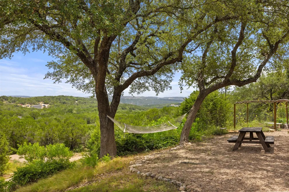 1906 Bee Creek Road Spicewood, TX 78669