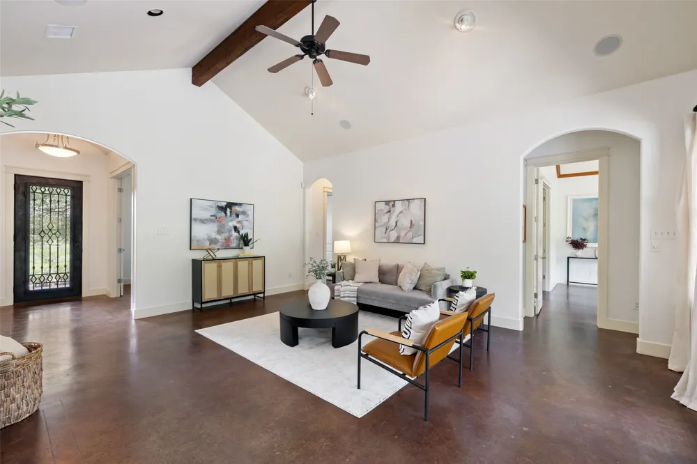 1906 Bee Creek Road Spicewood, TX 78669