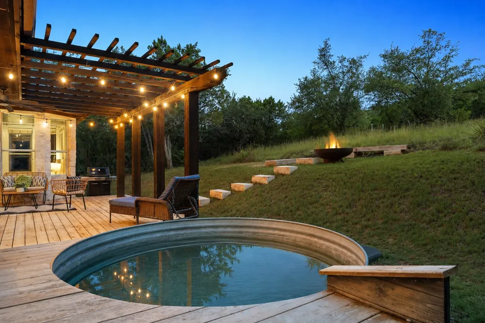 1906 Bee Creek Road Spicewood, TX 78669