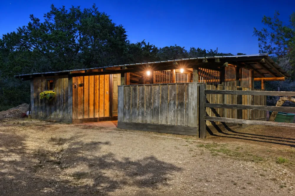 1906 Bee Creek Road Spicewood, TX 78669