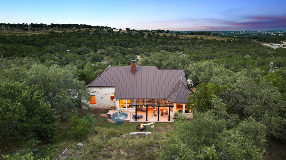 1906 Bee Creek Road Spicewood, TX 78669