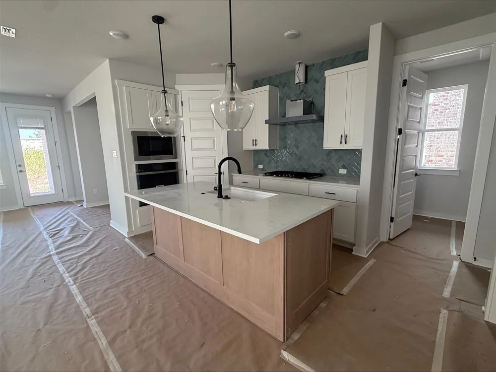 260 Bloomington Loop Hutto, TX 78634