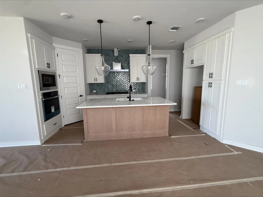 260 Bloomington Loop Hutto, TX 78634