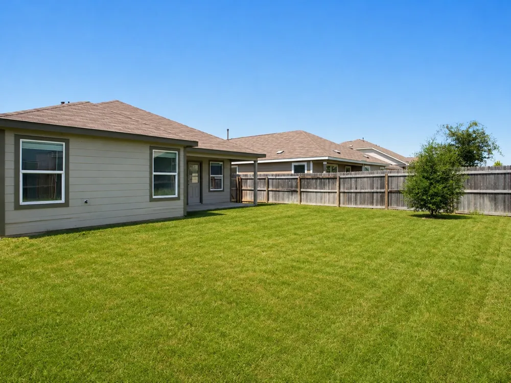 5904 Geronimo Way Seguin, TX 78155