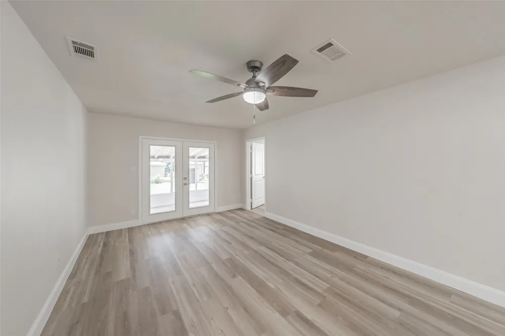 749 W Redbud Drive Hurst, TX 76053