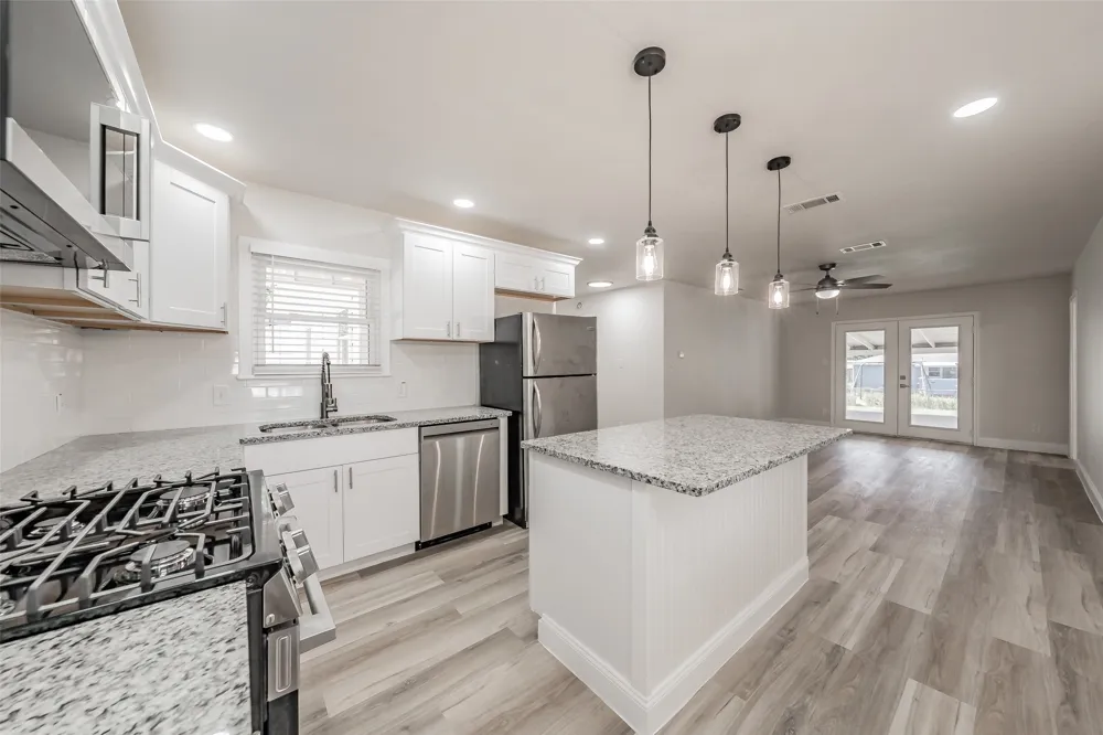 749 W Redbud Drive Hurst, TX 76053