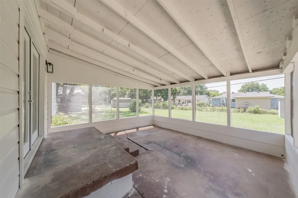 749 W Redbud Drive Hurst, TX 76053