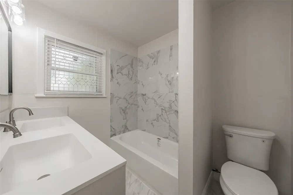 749 W Redbud Drive Hurst, TX 76053
