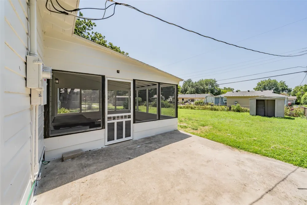 749 W Redbud Drive Hurst, TX 76053