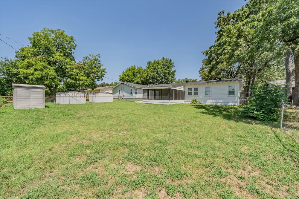 749 W Redbud Drive Hurst, TX 76053